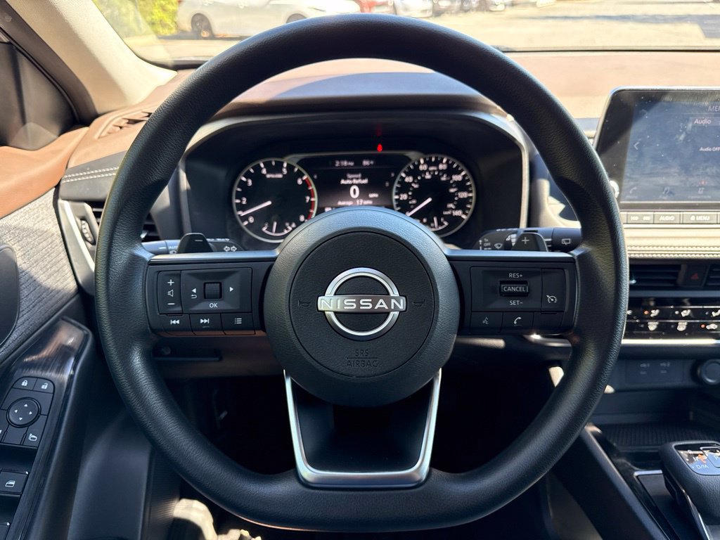 Used 2023 Nissan Rogue S FWD image 18