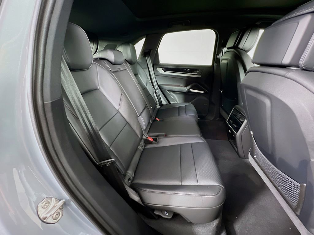 New 2026 Porsche Cayenne image 29