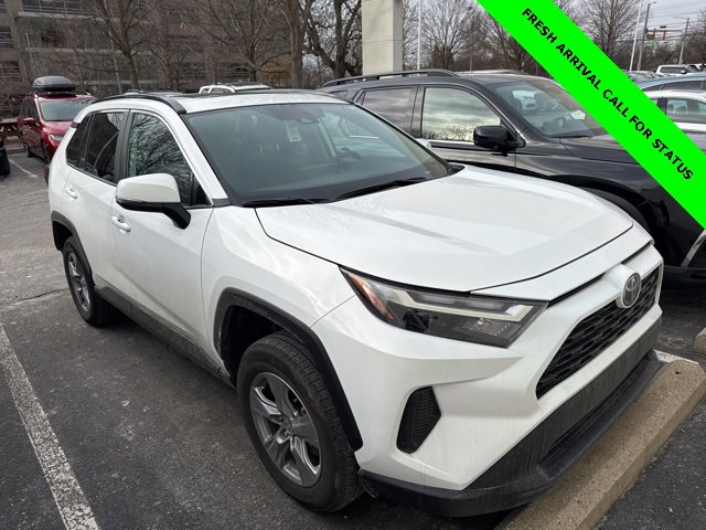 Used 2025 Toyota RAV4 XLE w/ Convenience Package image 5