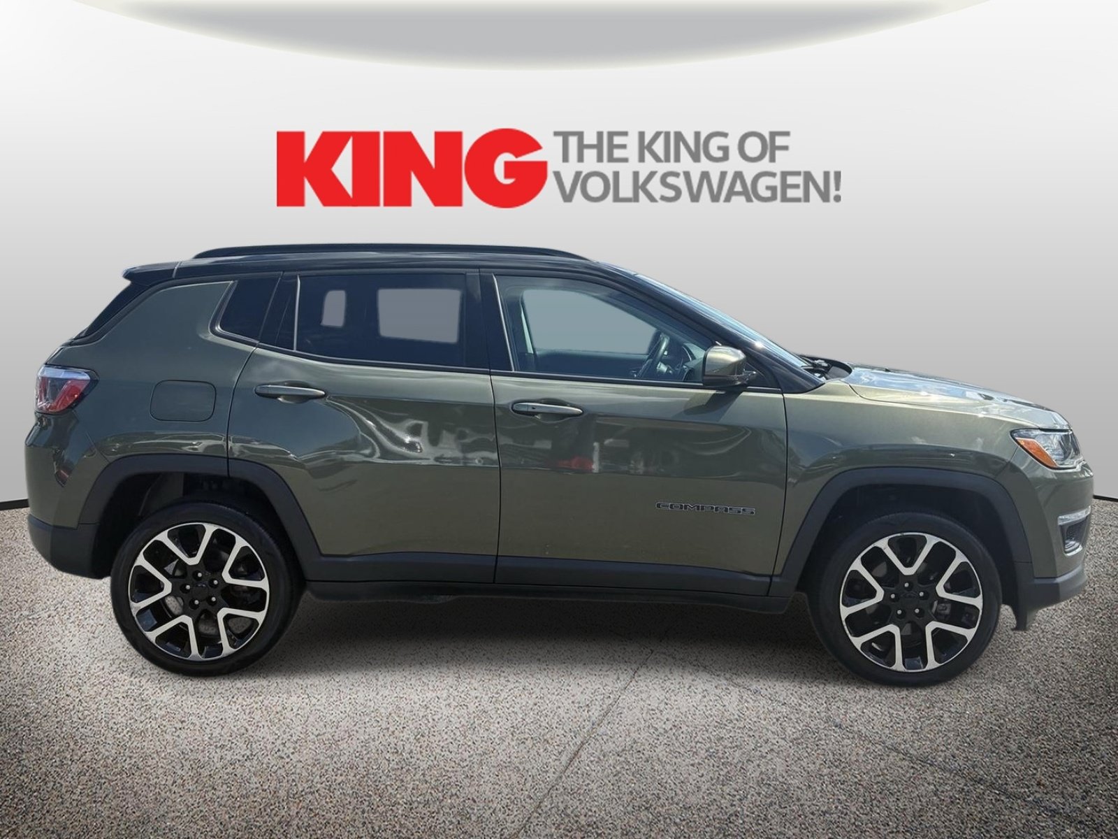 Used 2018 Jeep Compass Limited AWD/4WD image 9