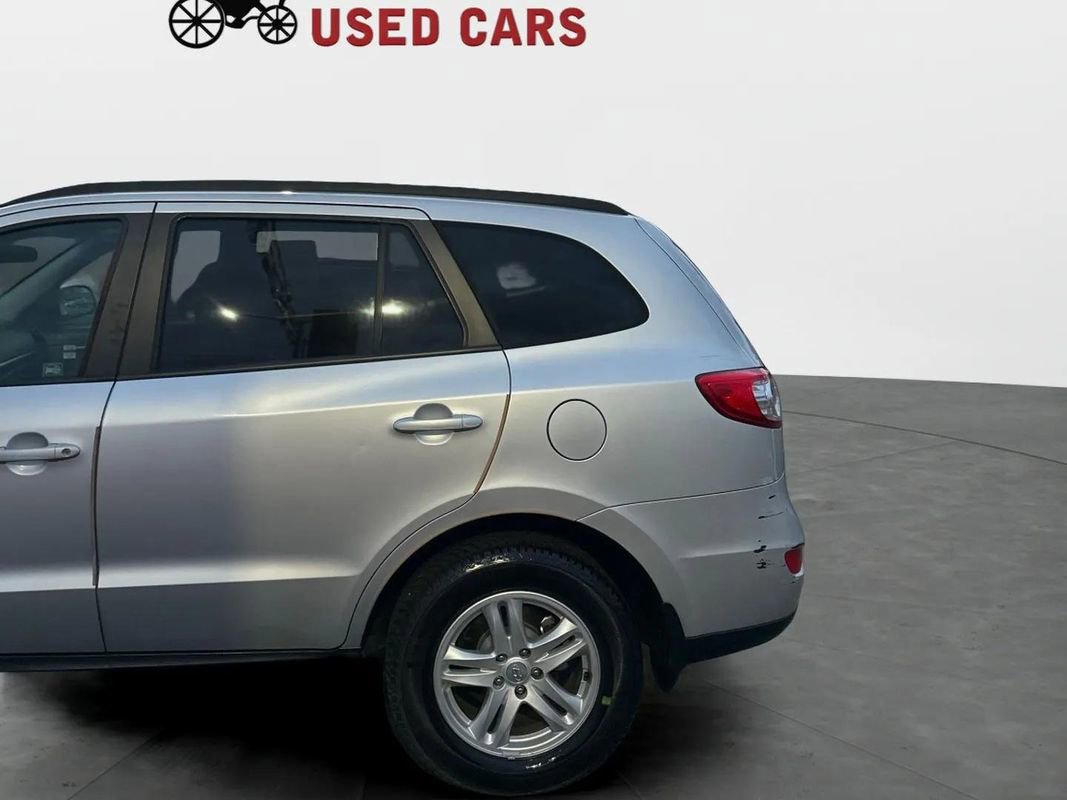 Used 2011 Hyundai Santa Fe GLS image 17