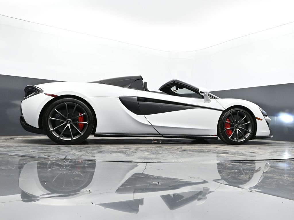 Used 2019 McLaren 570S Spider image 48