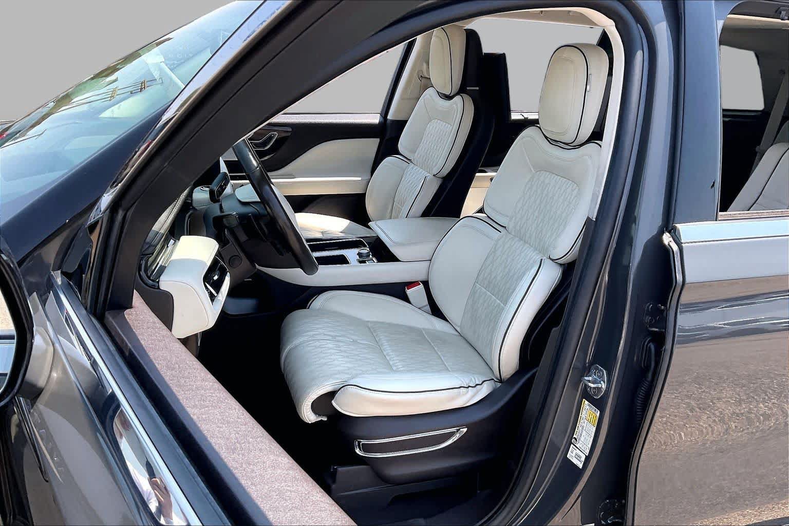 Used 2020 Lincoln Aviator Black Label Grand Touring w/ Class IV Trailer Tow Package AWD/4WD image 8