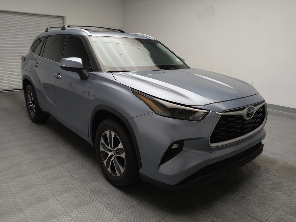 Used 2022 Toyota Highlander XLE FWD image 13