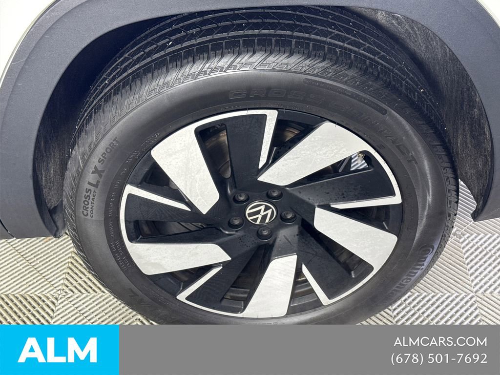 Used 2025 Volkswagen Atlas Cross Sport SE FWD image 23