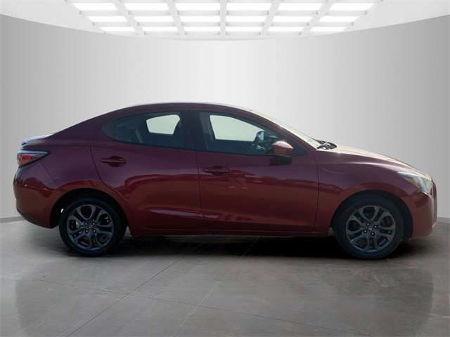 Used 2019 Toyota Yaris LE image 3