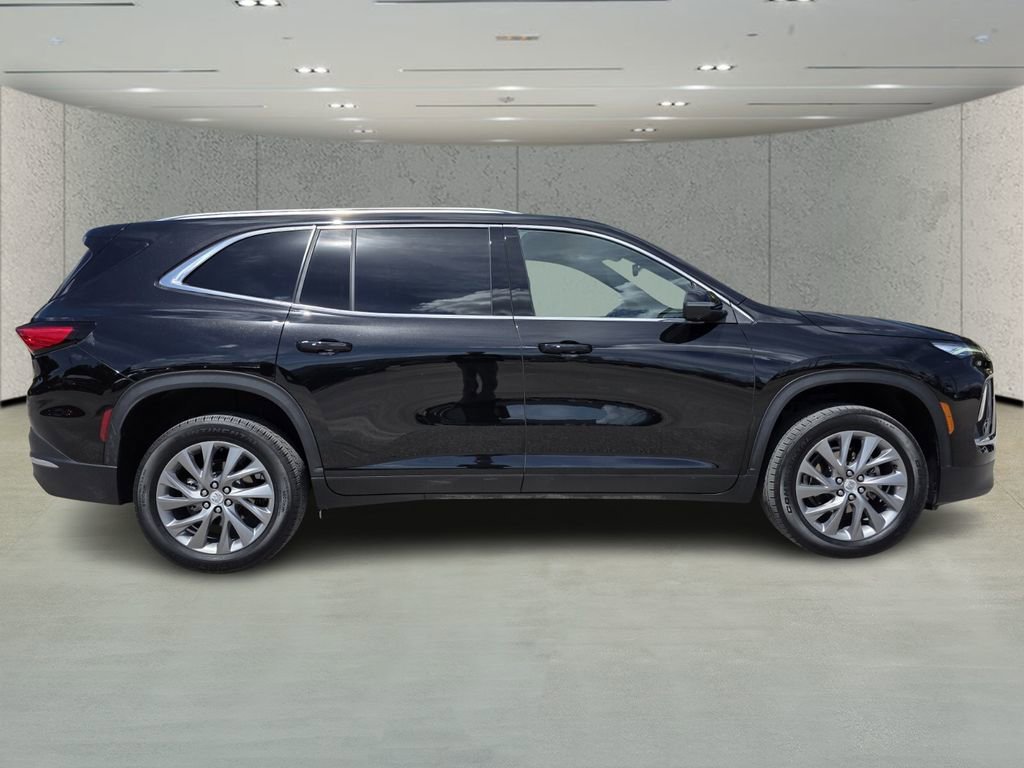 Used 2025 Buick Enclave Preferred image 2