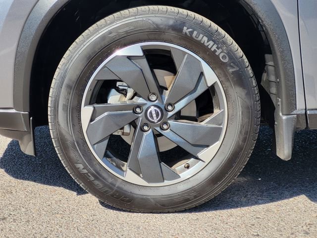 Certified 2024 Nissan Rogue SV w/ SV Premium Package AWD/4WD image 7