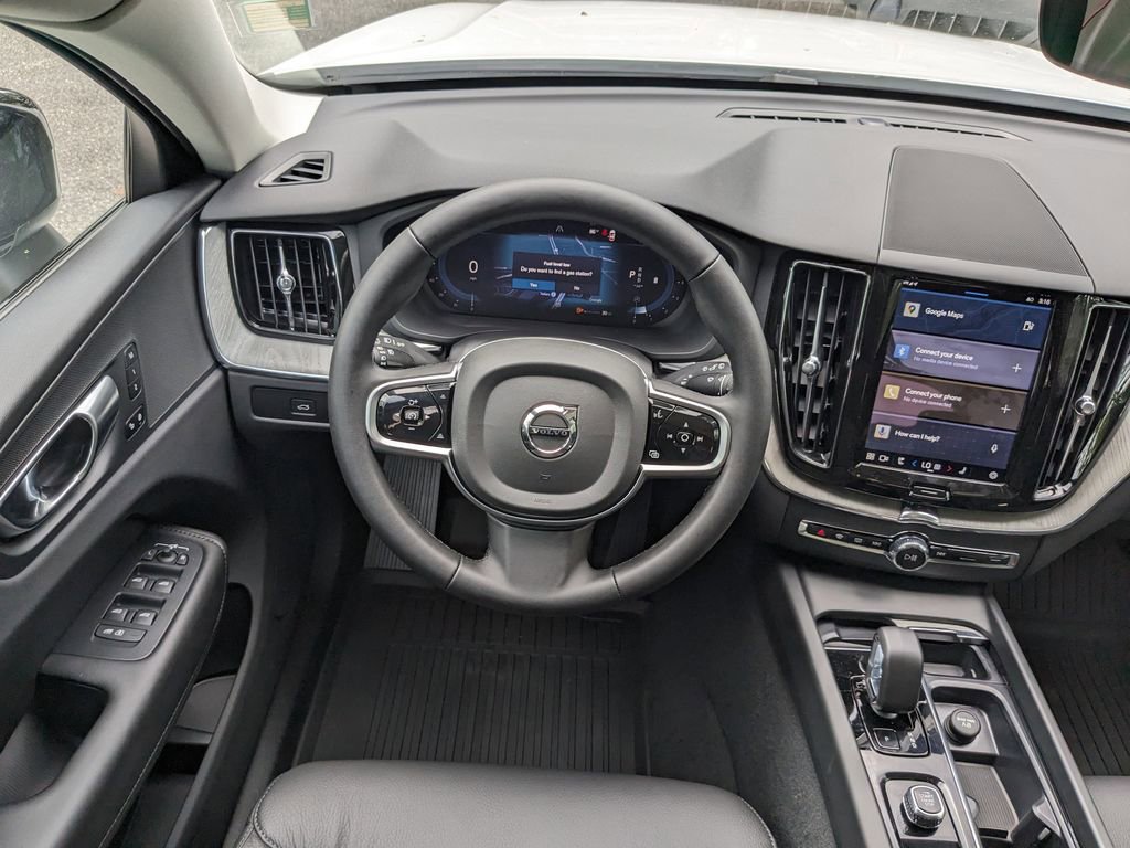 New 2025 Volvo XC60 B5 Plus w/ Protection Package Premier image 17