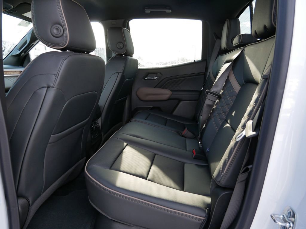 New 2026 GMC Canyon Denali image 8