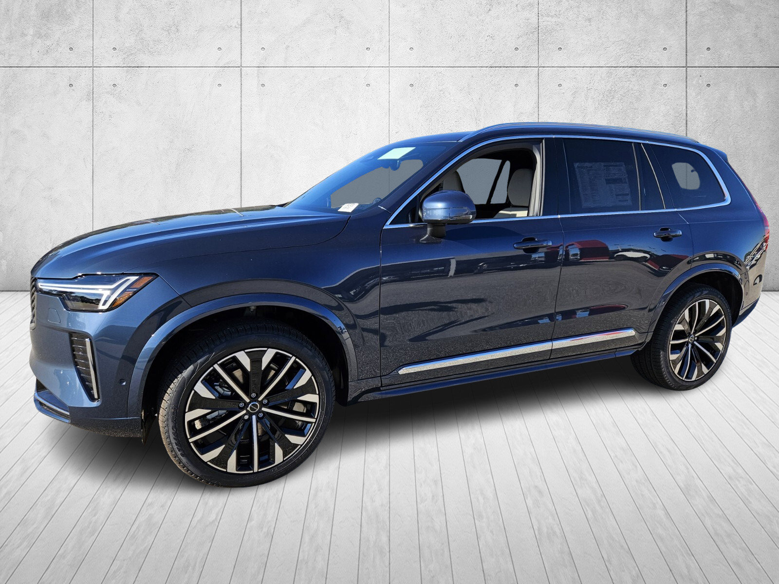 New 2026 Volvo XC90 B6 Plus w/ Protection Package Premier AWD/4WD image 3