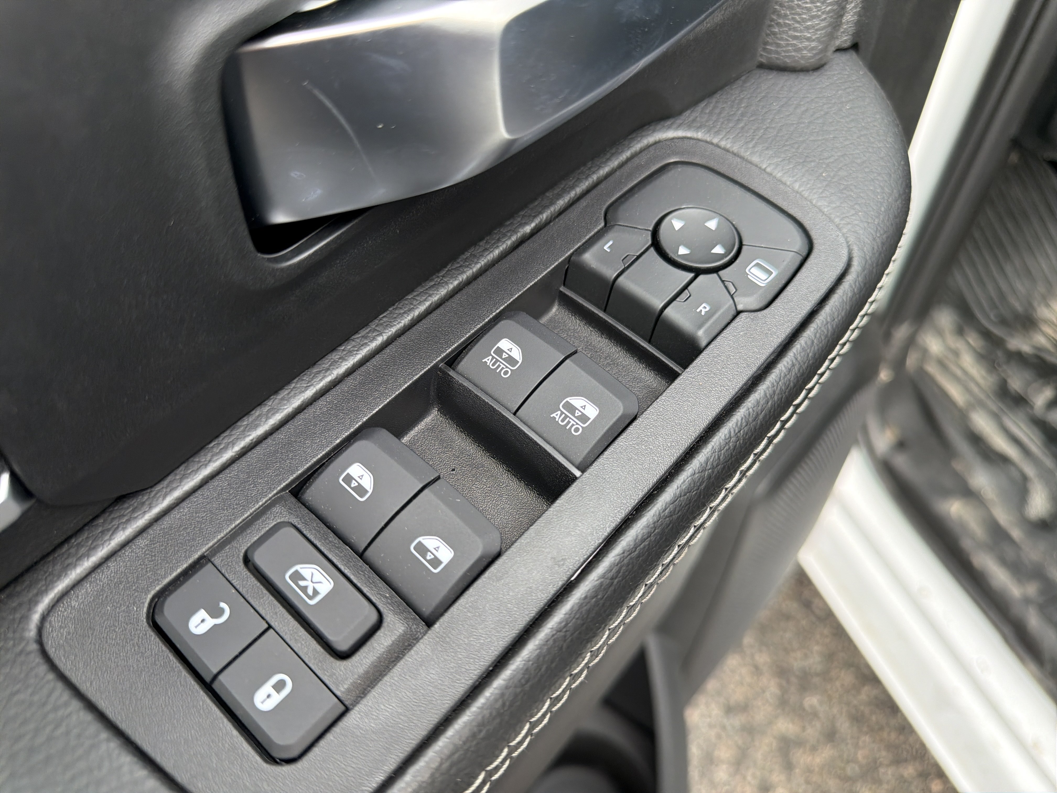 Used 2025 RAM 3500 Big Horn AWD/4WD image 13
