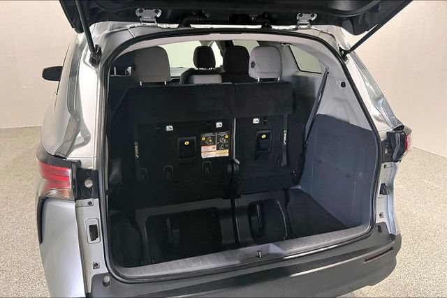Used 2021 Toyota Sienna LE FWD image 45