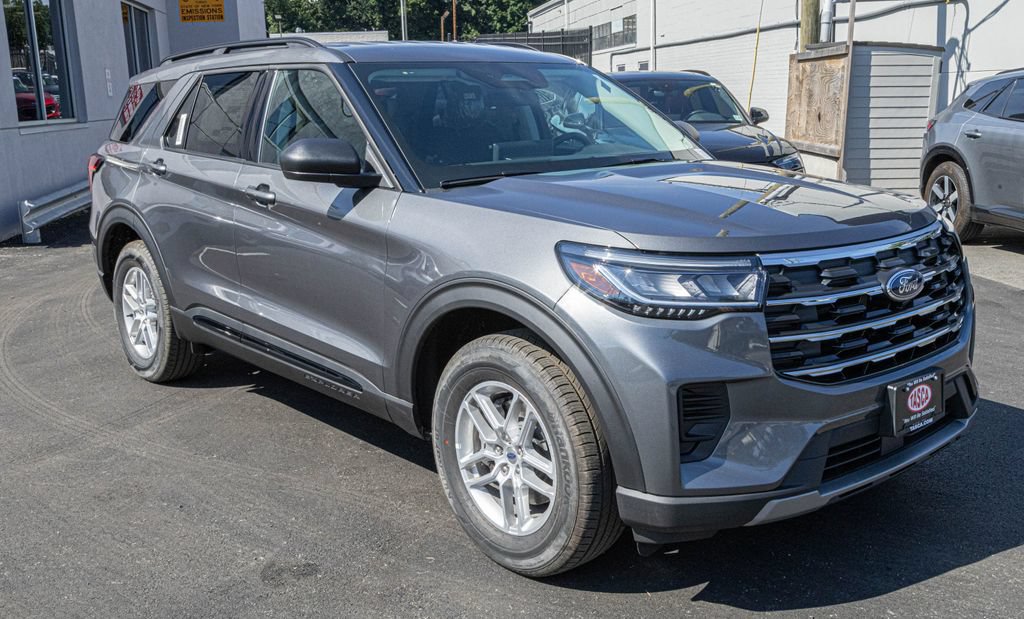 New 2026 Ford Explorer Active AWD/4WD image 8
