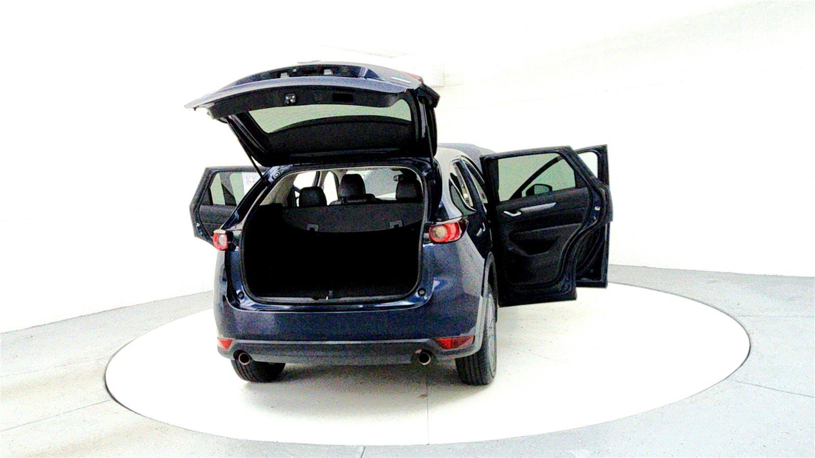 Used 2017 MAZDA CX-5 Touring image 11