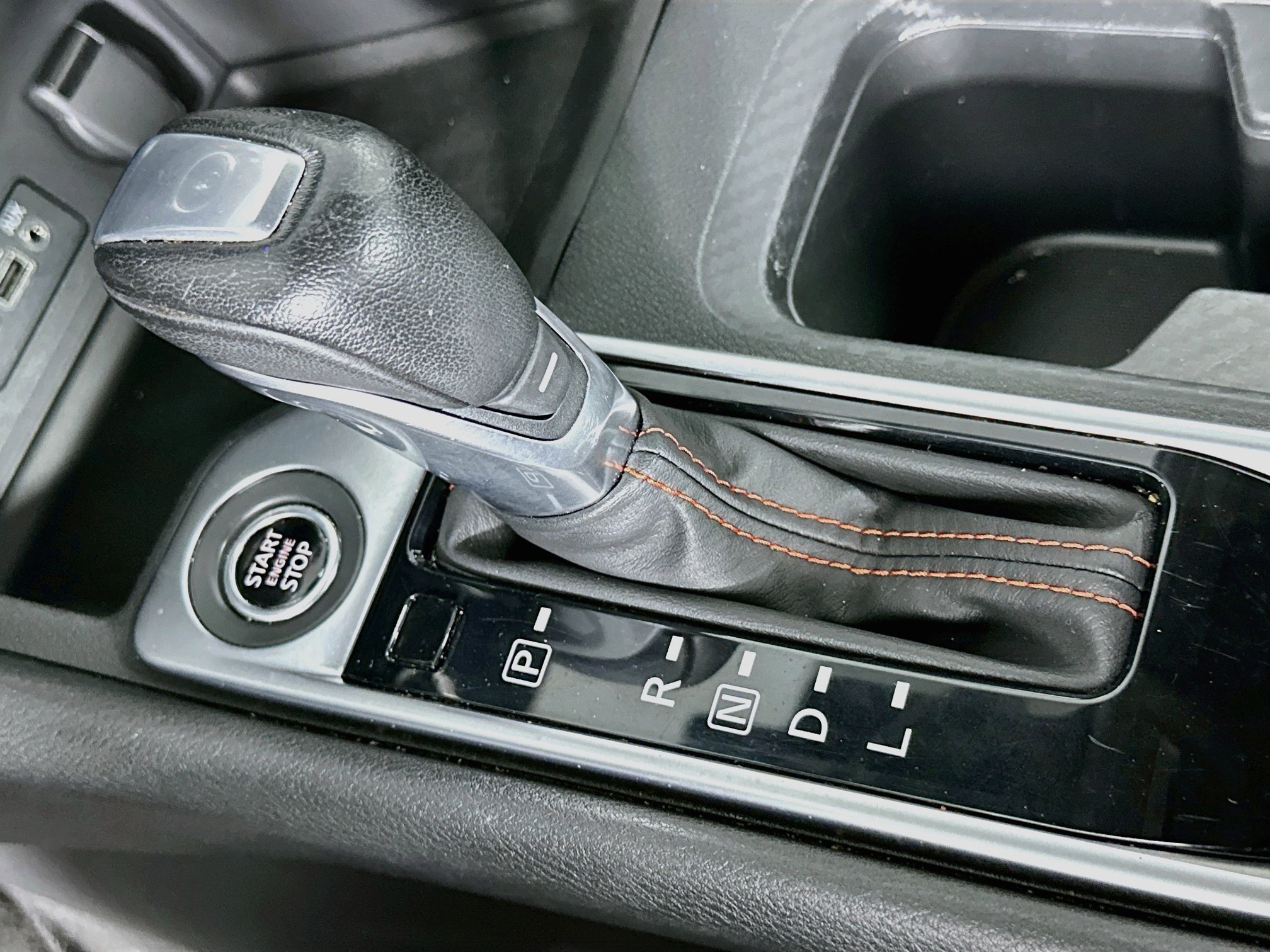 Used 2025 Nissan Sentra SR FWD image 23