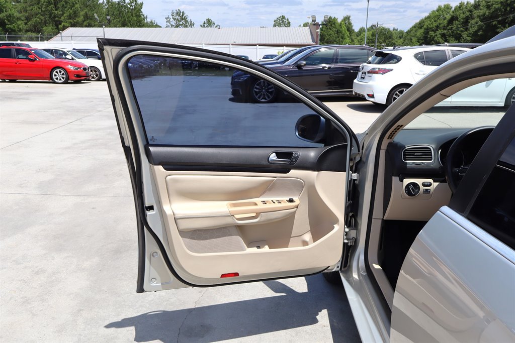 Used 2011 Volkswagen Jetta TDI FWD image 27