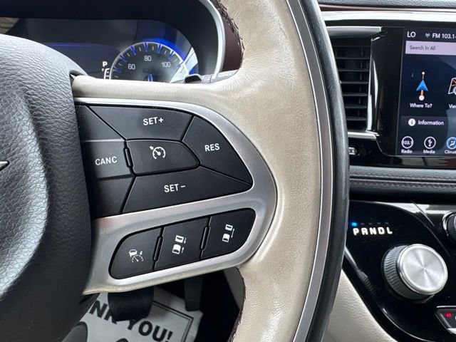 Used 2018 Chrysler Pacifica Limited w/ Tire & Wheel Group FWD image 22