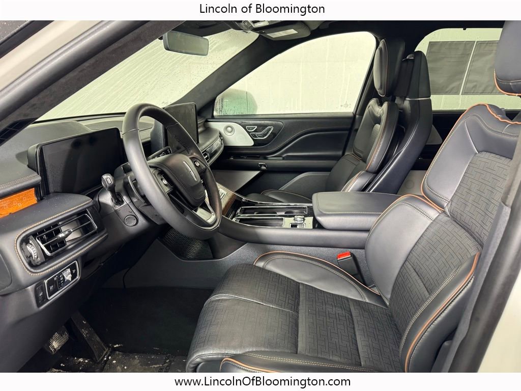 Certified 2025 Lincoln Aviator Black Label image 23