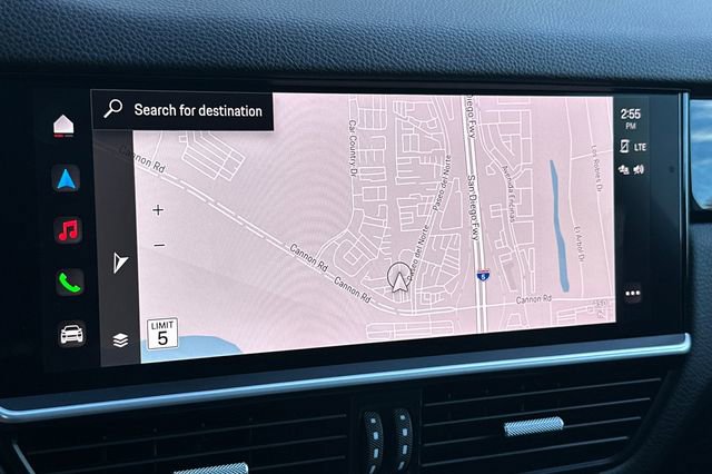 Used 2022 Porsche Cayenne Platinum Edition image 17