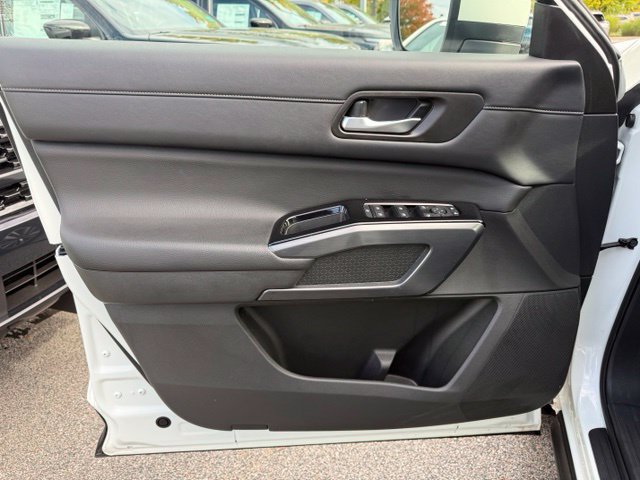 Certified 2024 Nissan Pathfinder SL AWD/4WD image 15
