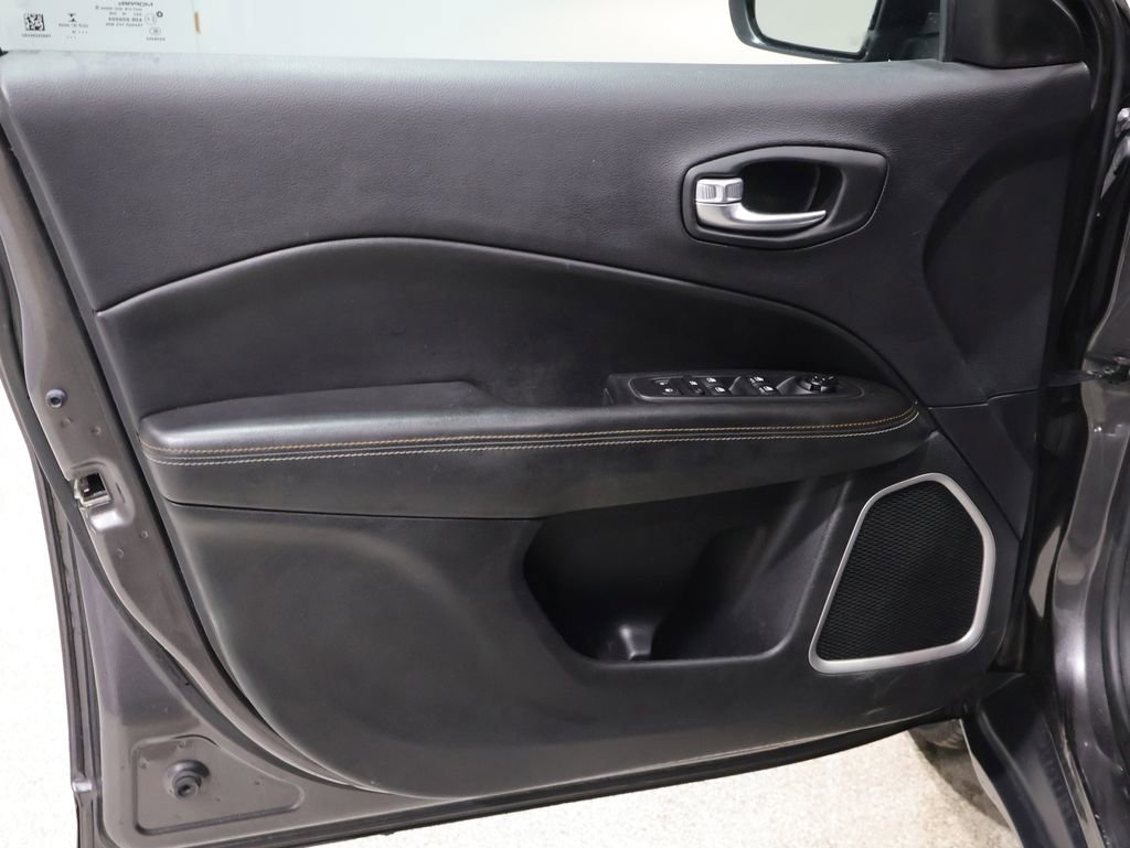 Used 2018 Jeep Compass Latitude w/ Cold Weather Group image 24