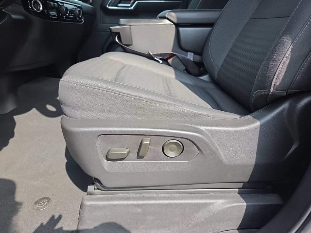 Used 2025 Chevrolet Silverado 1500 LT RWD image 19