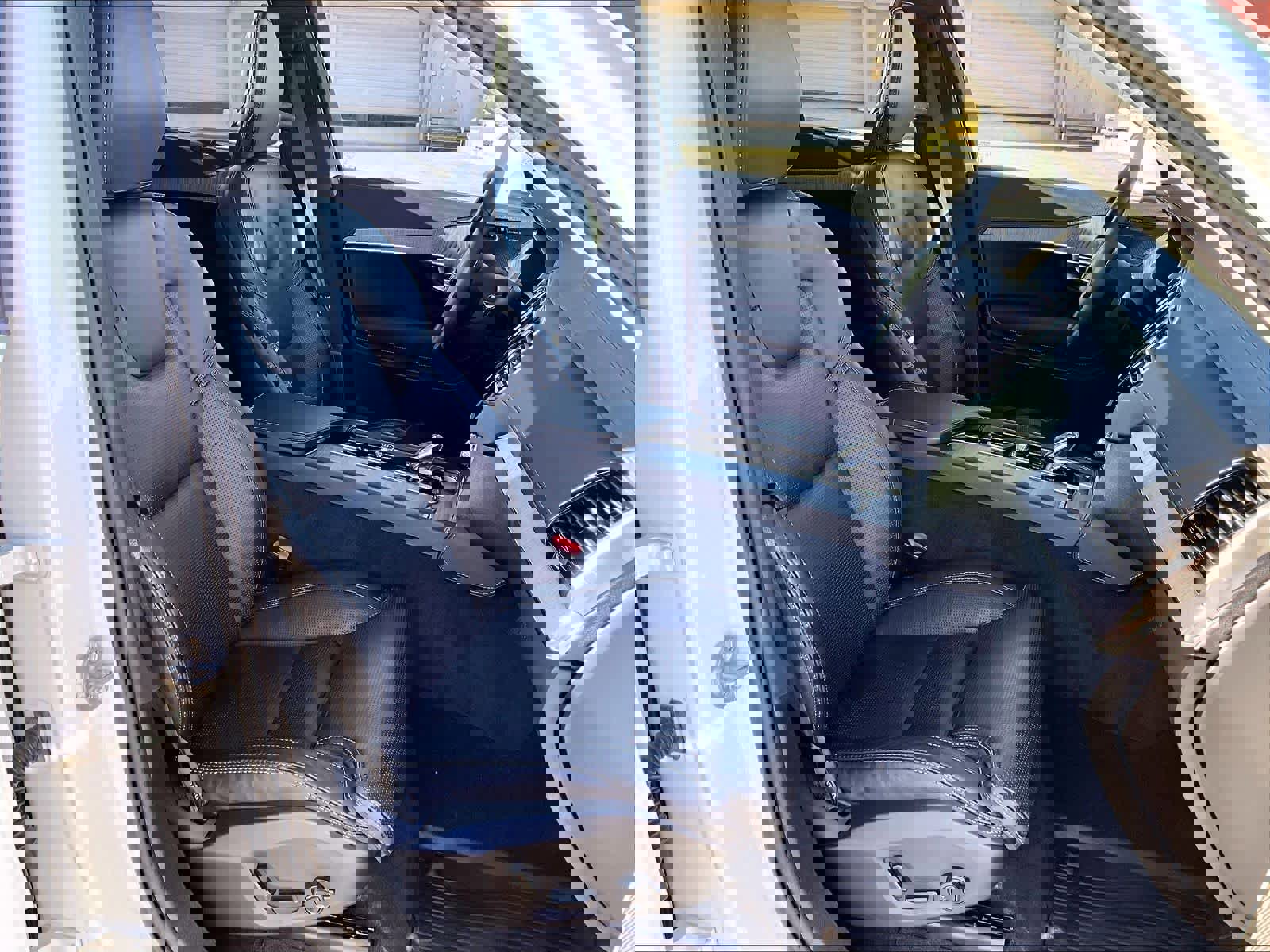 Used 2024 Volvo XC90 T8 Ultimate w/ Protection Package Premier image 10