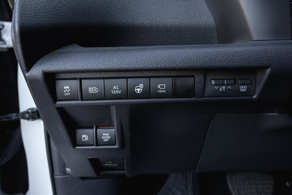 Certified 2025 Toyota Sienna Platinum AWD/4WD image 15