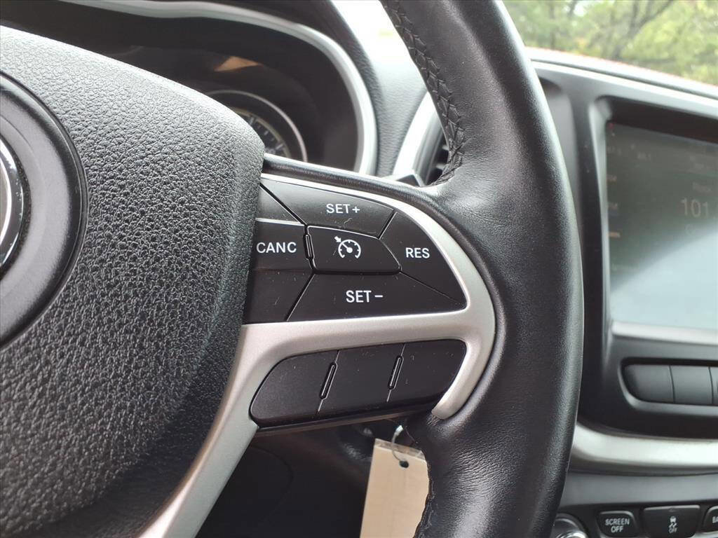 Used 2014 Jeep Cherokee Trailhawk w/ Leather Interior Group image 25