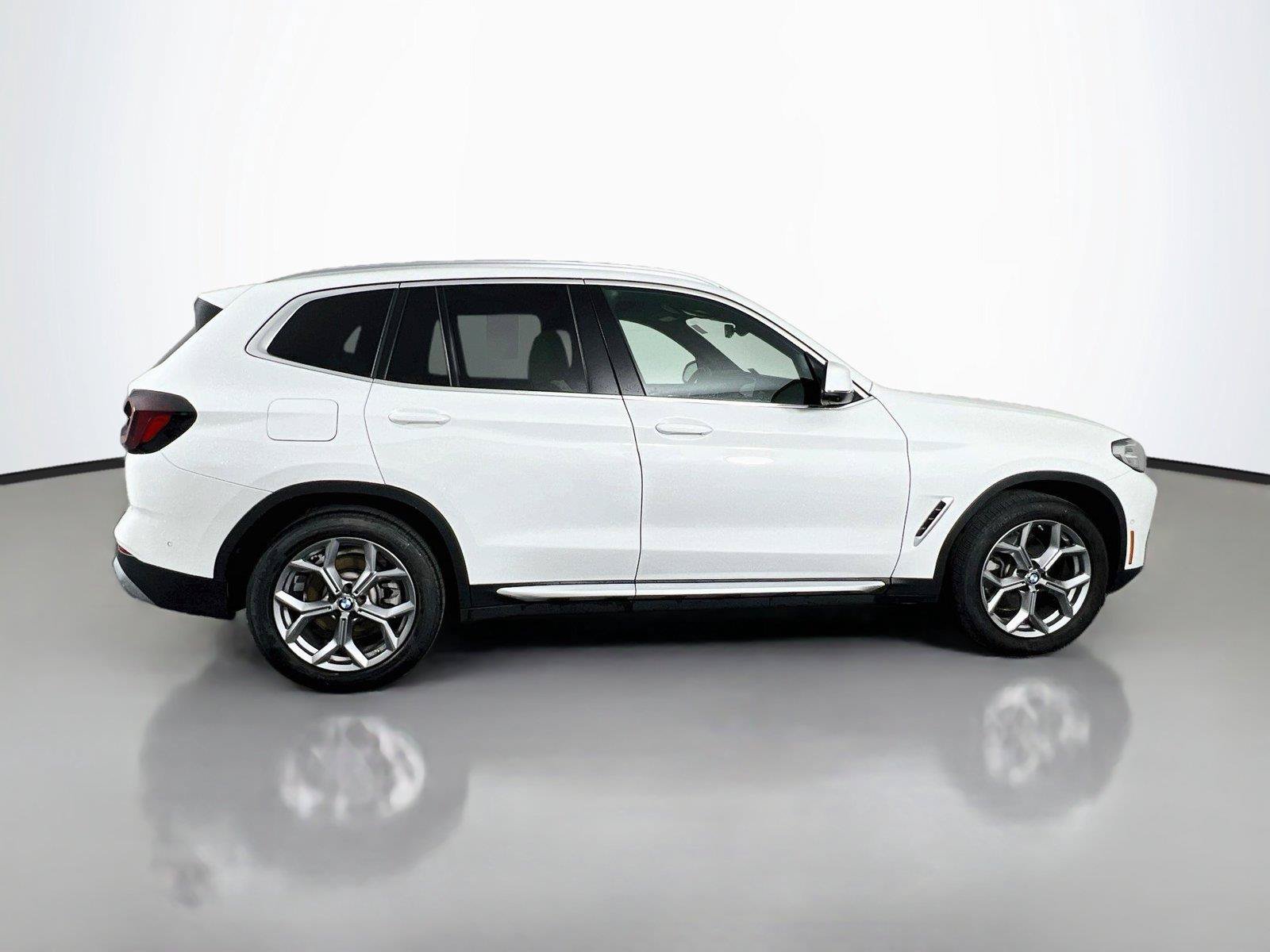 Used 2023 BMW X3 xDrive30i w/ Convenience Package AWD/4WD image 7