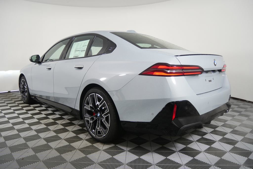 Used 2026 BMW 530i w/ M Sport Package RWD image 5