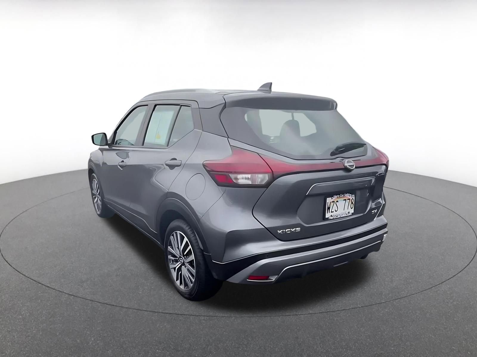 Used 2024 Nissan Kicks SV image 11