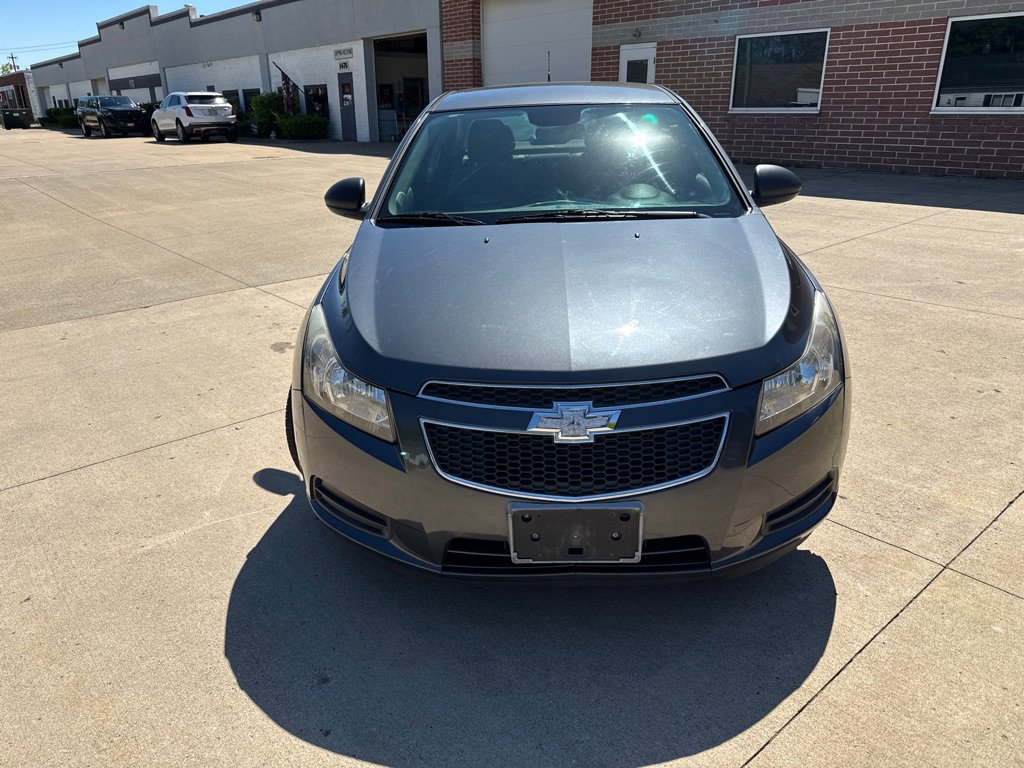 Used 2013 Chevrolet Cruze LS FWD image 2