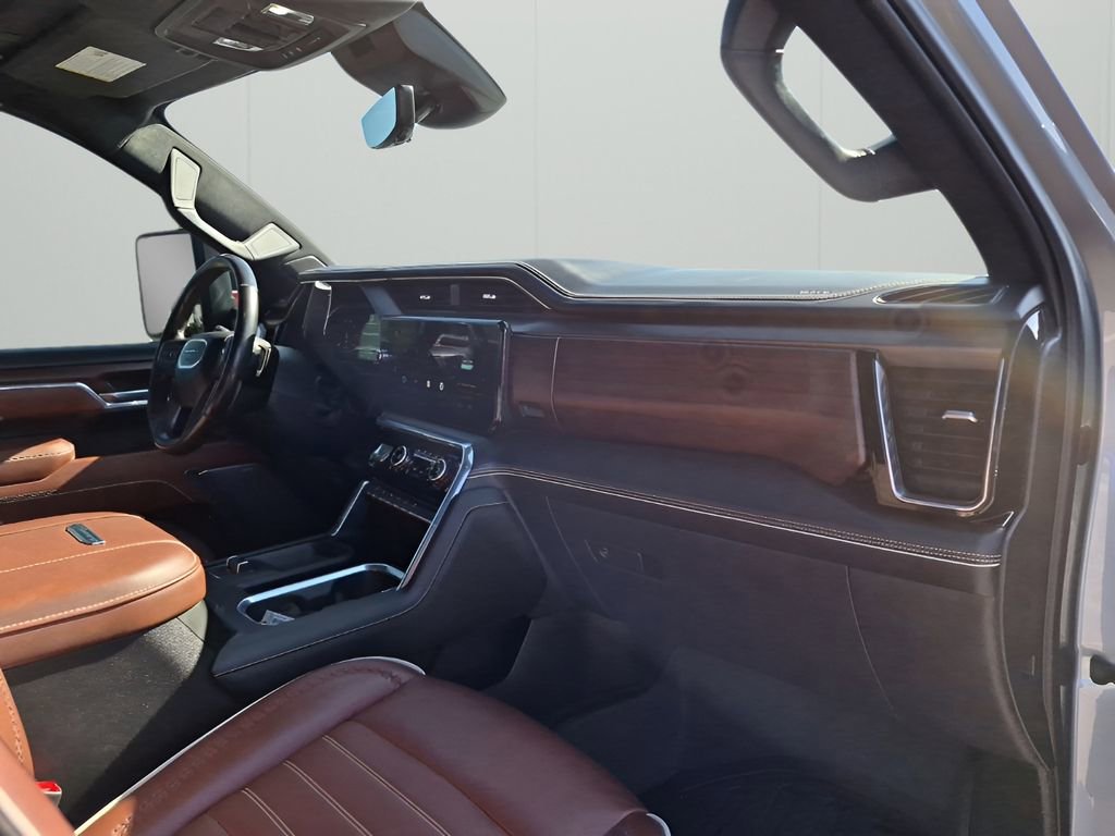 Used 2024 GMC Sierra 3500 Denali Ultimate image 16