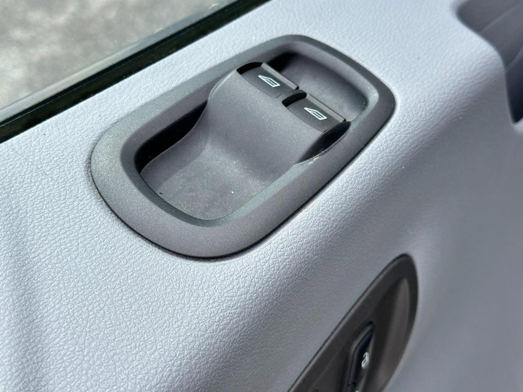 Used 2015 Ford Transit 150 XLT image 16