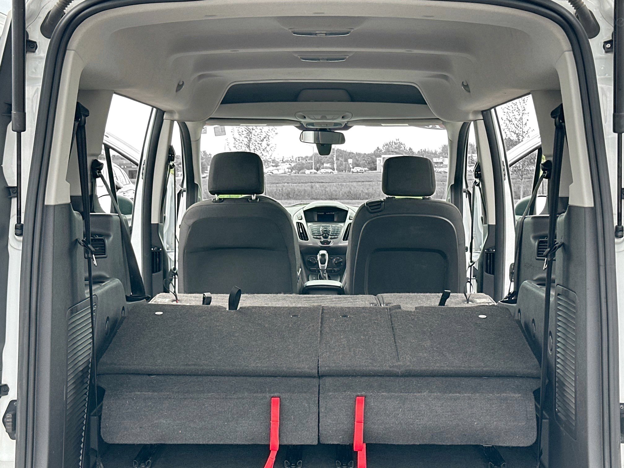 Used 2016 Ford Transit Connect XLT image 7