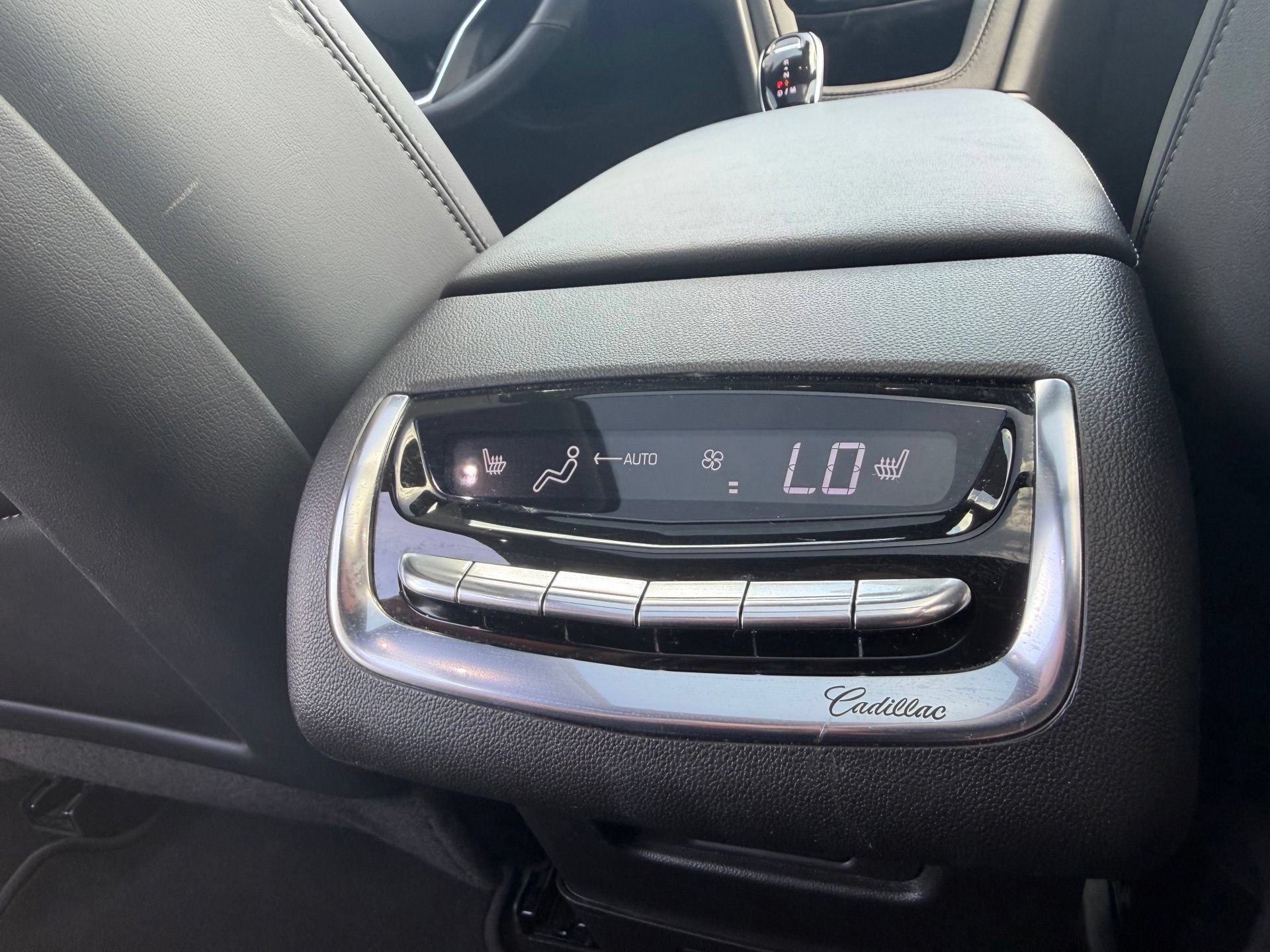 Certified 2023 Cadillac XT6 Premium Luxury w/ Technology Package AWD/4WD image 28