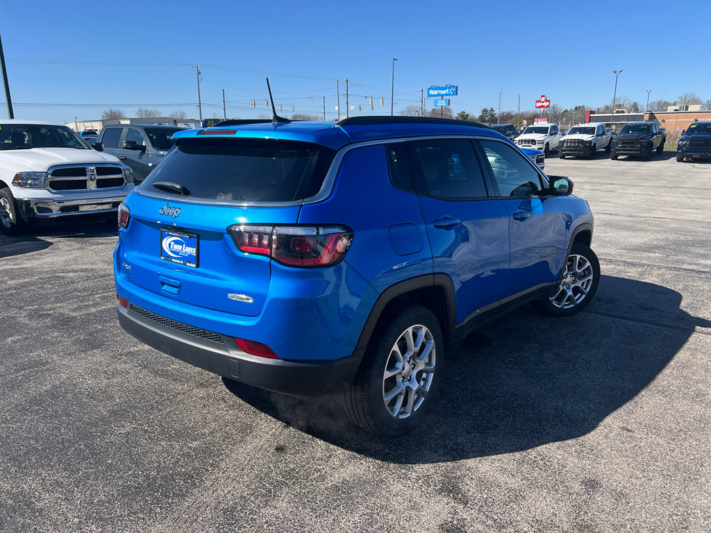 Used 2023 Jeep Compass Latitude w/ Sun and Sound Group image 6