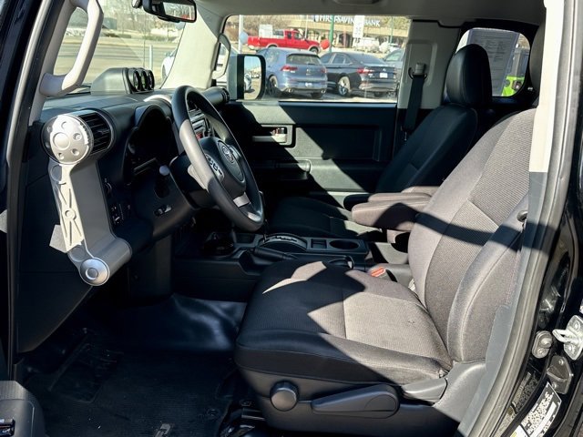 Used 2014 Toyota FJ Cruiser 4WD w/ Convenience Package image 12