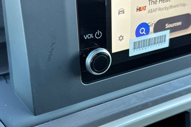 Used 2025 Toyota Tacoma SR5 image 31