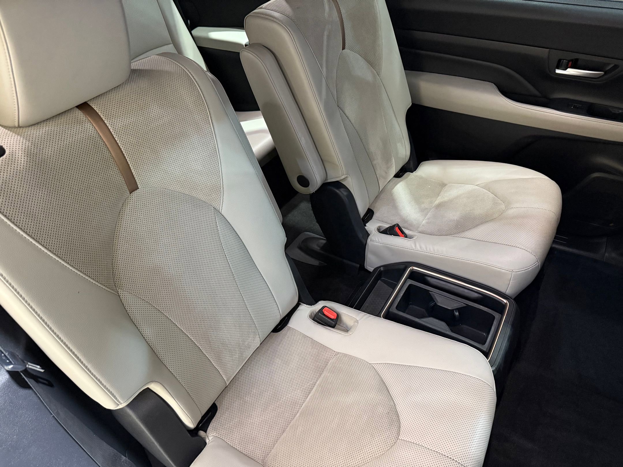 Used 2024 Toyota Grand Highlander AWD Hybrid image 44