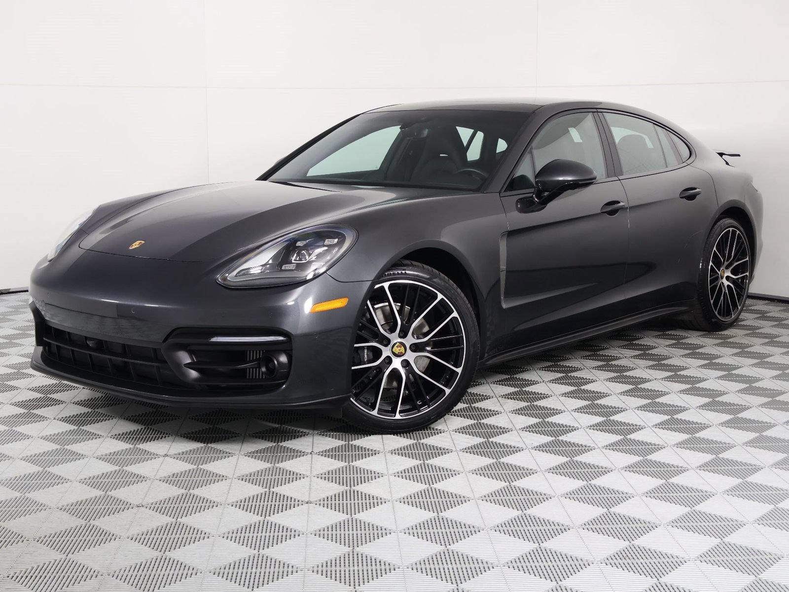 Certified 2023 Porsche Panamera Platinum Edition RWD image 1
