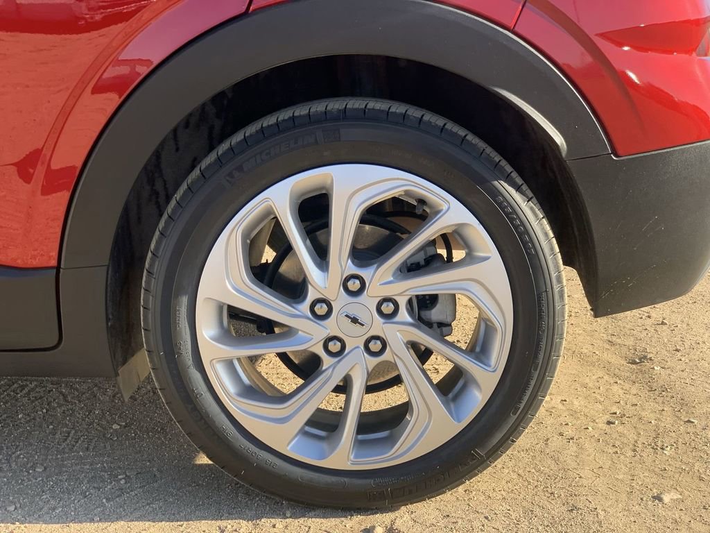 Certified 2022 Chevrolet Bolt EUV LT w/ Comfort Package image 32