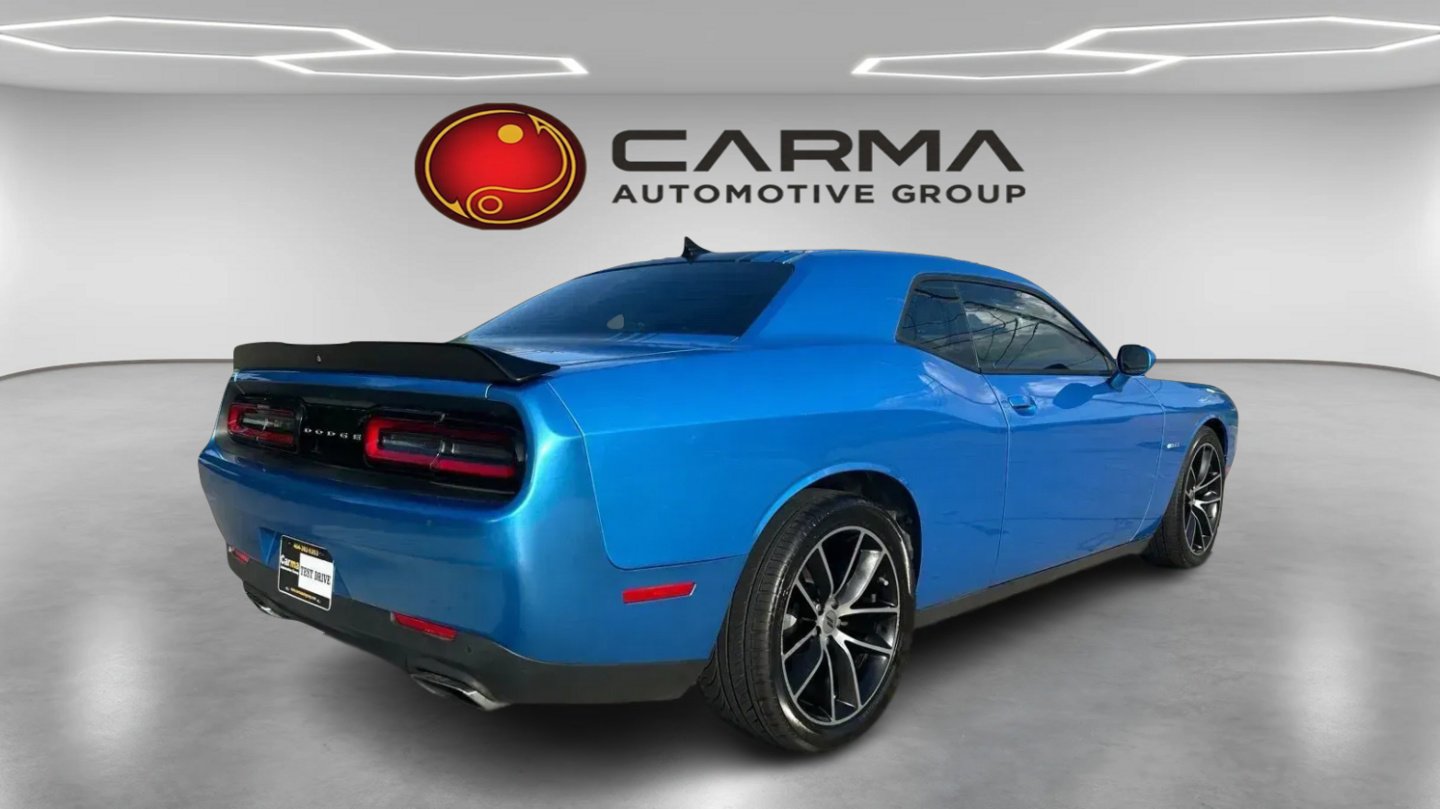 Used 2015 Dodge Challenger R/T RWD image 5