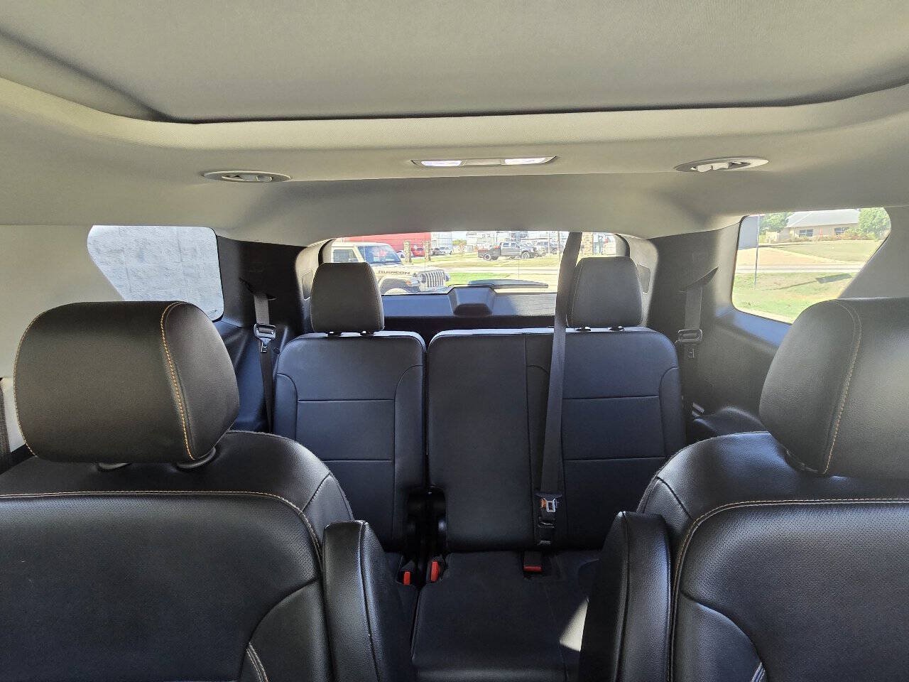 Used 2019 Chevrolet Traverse Premier w/ Redline Edition FWD image 13