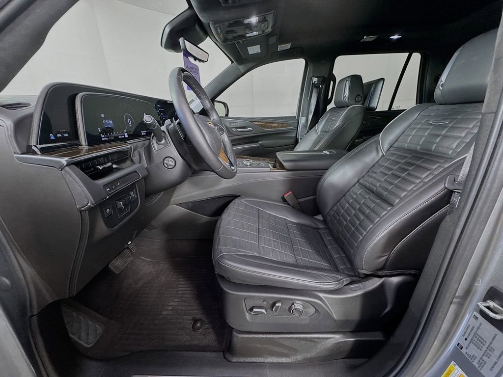 Used 2023 Cadillac Escalade Sport Platinum w/ LPO, ONYX Package image 26