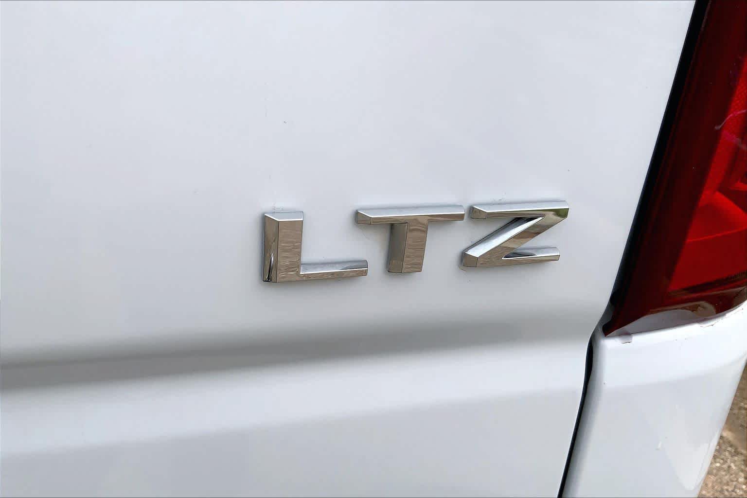 Used 2019 Chevrolet Silverado 1500 LTZ AWD/4WD image 10
