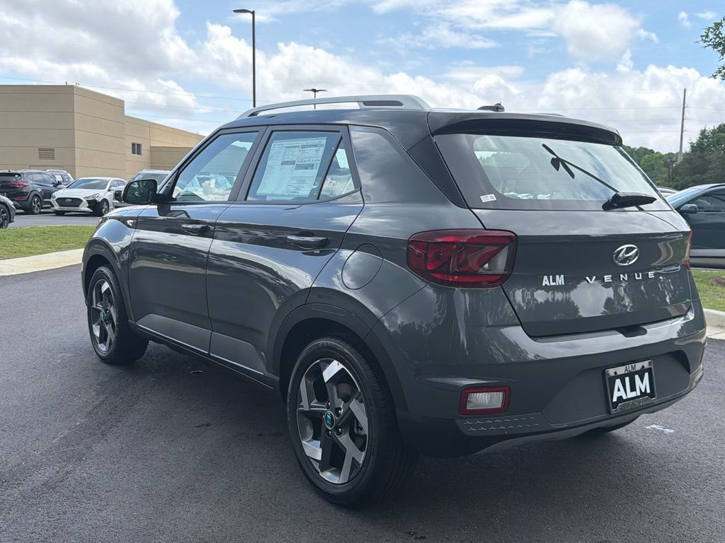 New 2026 Hyundai Venue SEL FWD image 4