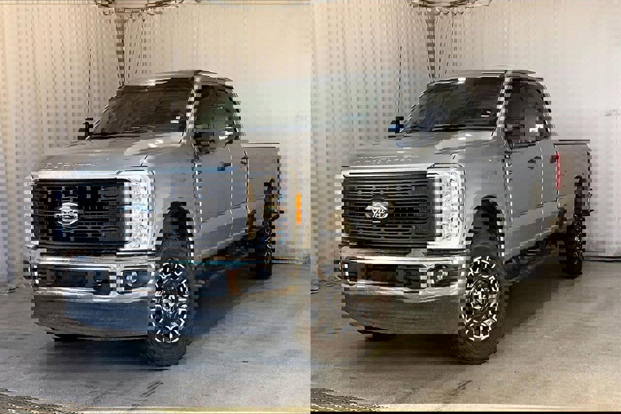 Used 2024 Ford F250 XL w/ FX4 Off-Road Package image 2